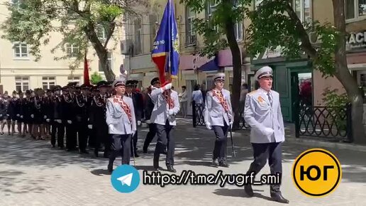 В Астрахани сотрудники полиции провели Парады у домов ветеранов