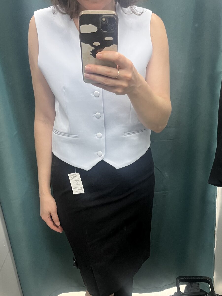 Юбка, цена без скидки 890 рублей 
