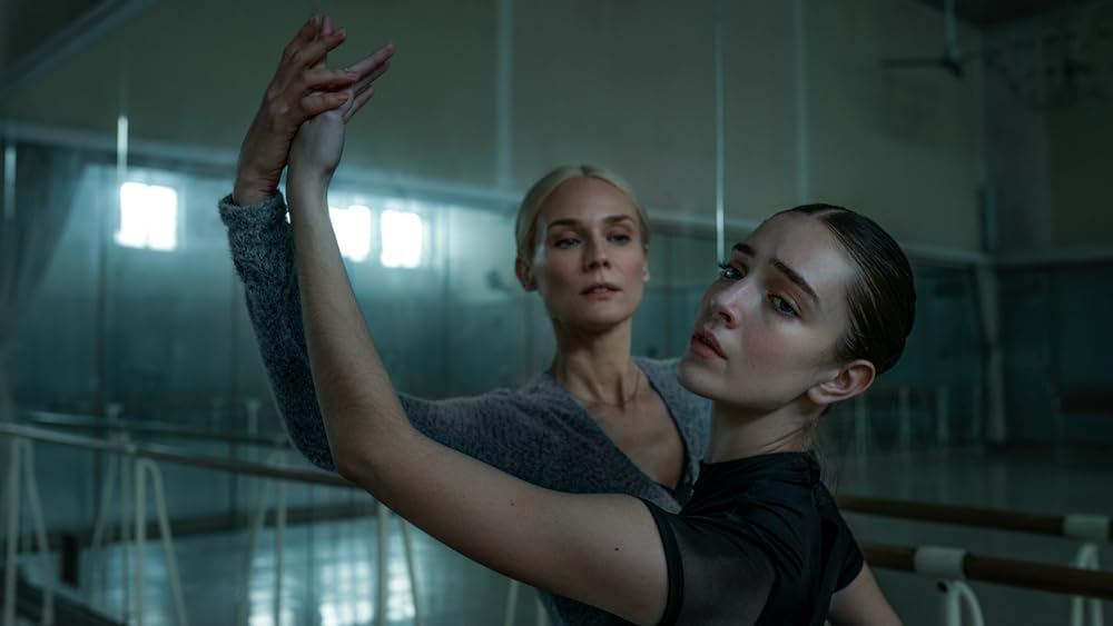 Кадр из фильма Joika. Режиссер: Джеймс Напье. Оператор: Томаш Наумюк. Производство: Anonymous Content, Be Hope Films, Embankment Films, Four Knights Film, Grupa Moderator, Ingenious Film Partners, Madants, Polski Instytut Sztuki Filmowej. Показ в России: Ten Letters