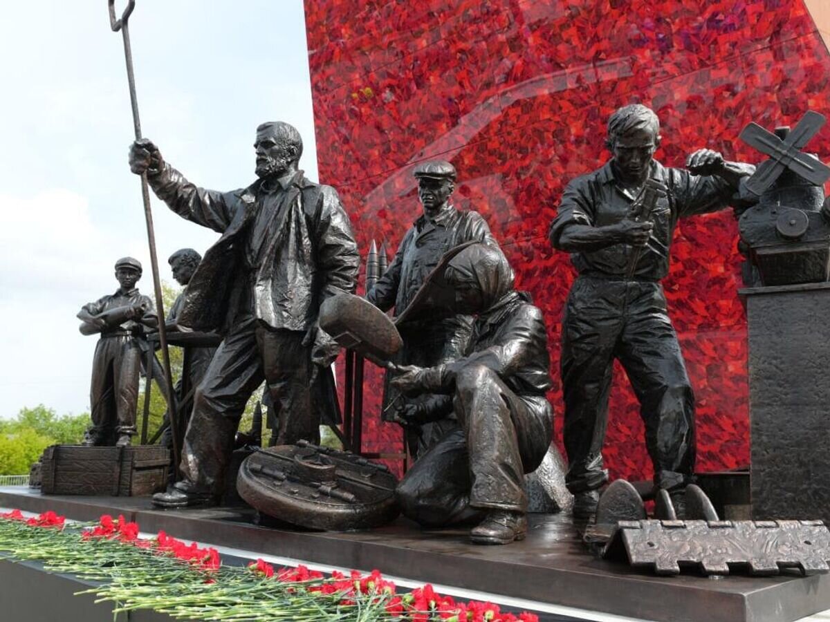    Стела "Город трудовой доблести" в Нижнем Новгороде© Фото : пресс-служба администрации города Нижнего Новгорода