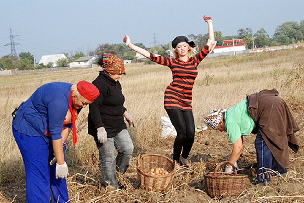 Не только финансы поют романсы.