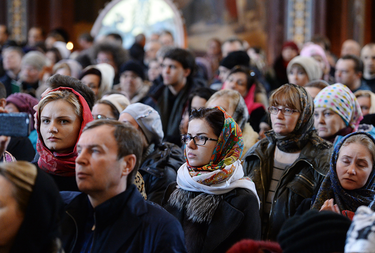 Плохо становиться во время нахождения в Церкви, кружится голова и немеют  руки. Что это? | Торжество православия | Дзен