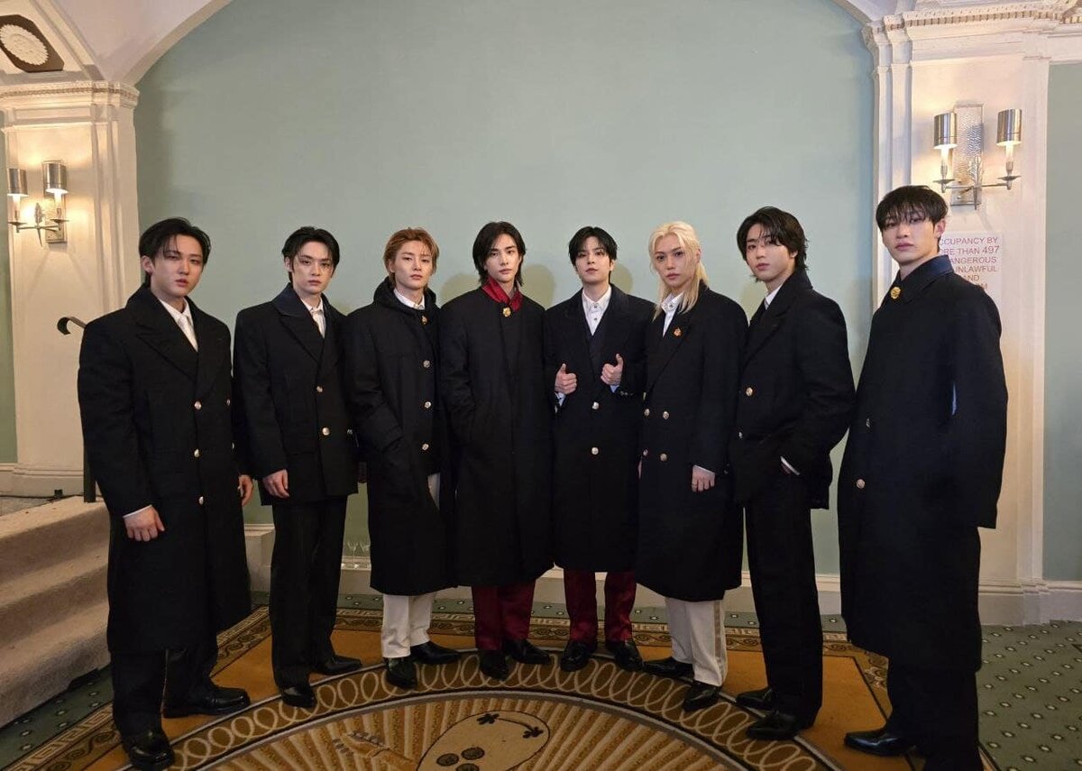 Группа Stray Kids