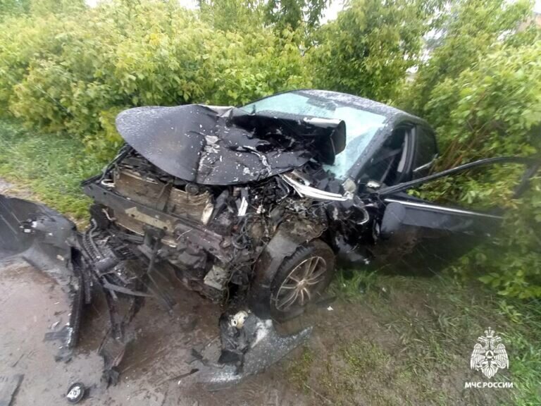    Травмированы 2 водителя. В Бузулуке в ДТП попали «Нива» и Toyota Corolla Белов Михаил Александрович