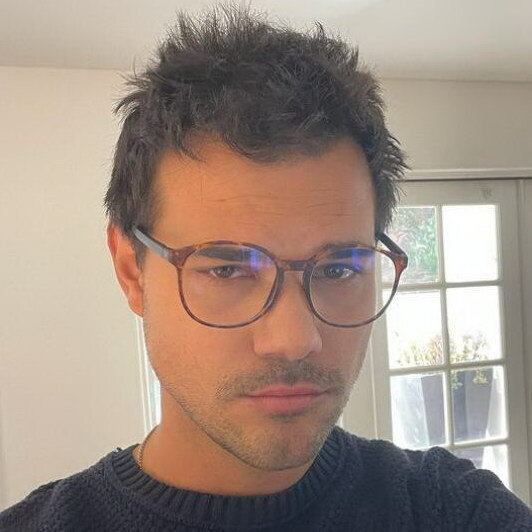     Сара Хайленд и Тейлор Лотнер отправятся на роскошную свадьбу