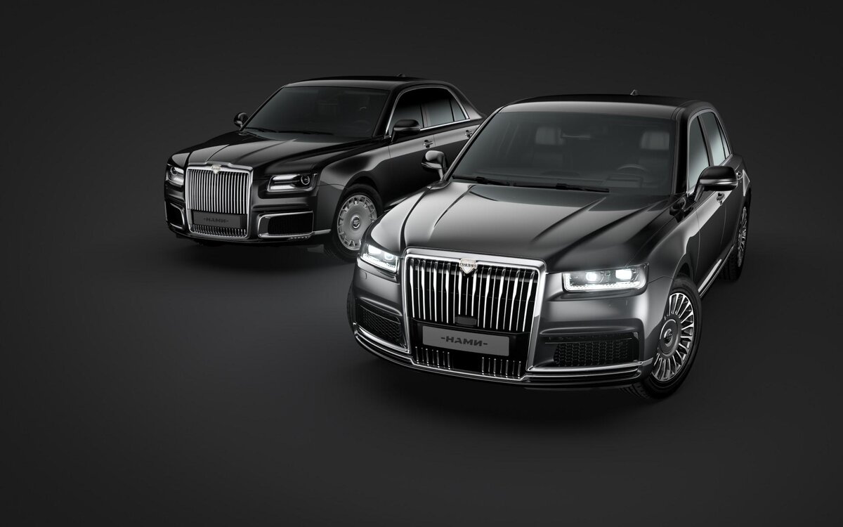 Обновленный седан Aurus Senat на фоне прежней модели