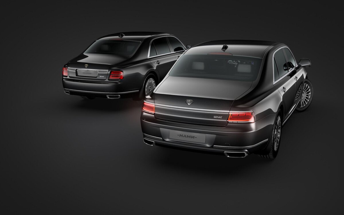 Обновленный седан Aurus Senat на фоне прежней модели