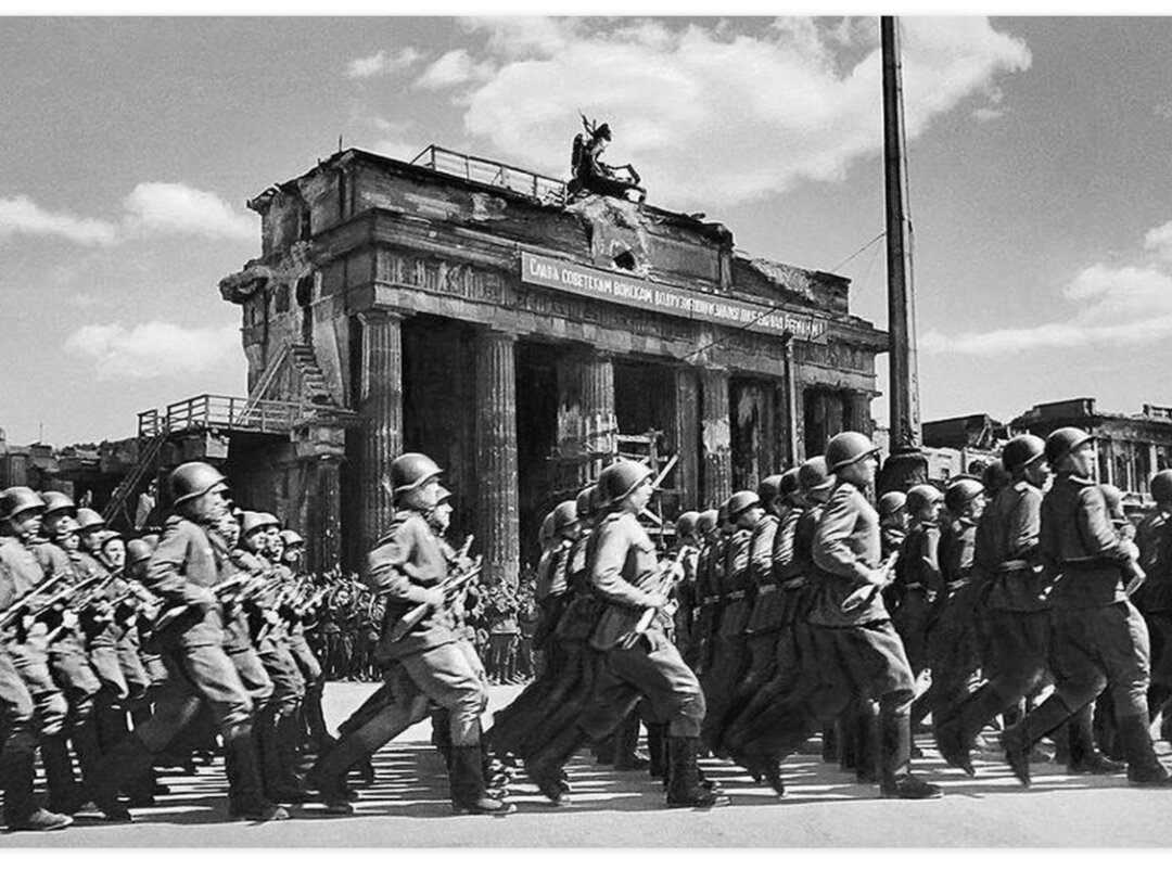 Самый первый парад Победы был не в Москве и без Георгия Жукова