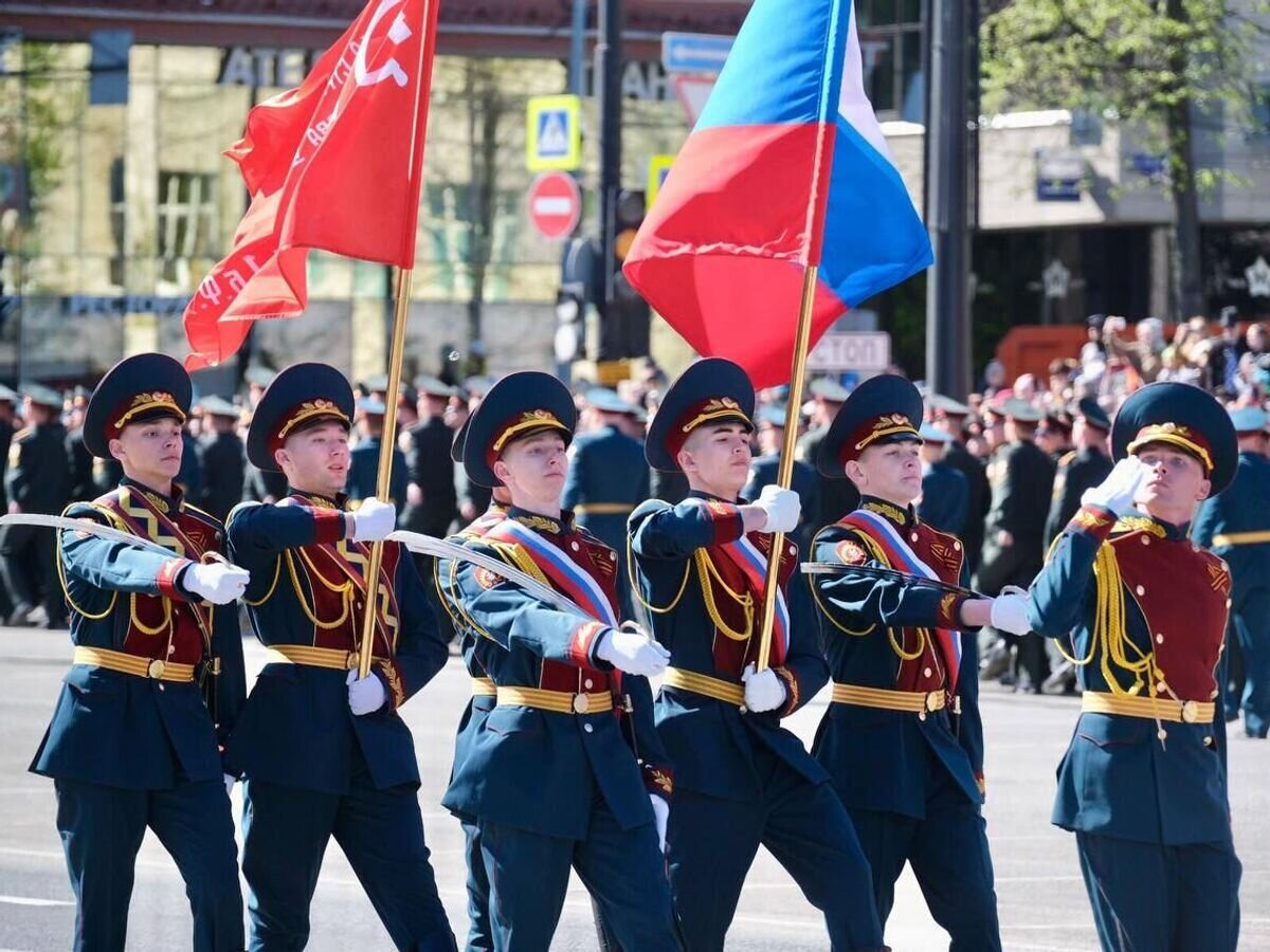    Военнослужащие на параде Победы в Перми© Фото : пресс-служба губернатора Пермского края