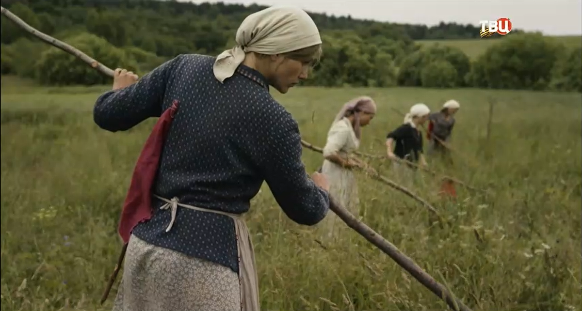 Кадр из "Рябинового вальса" 