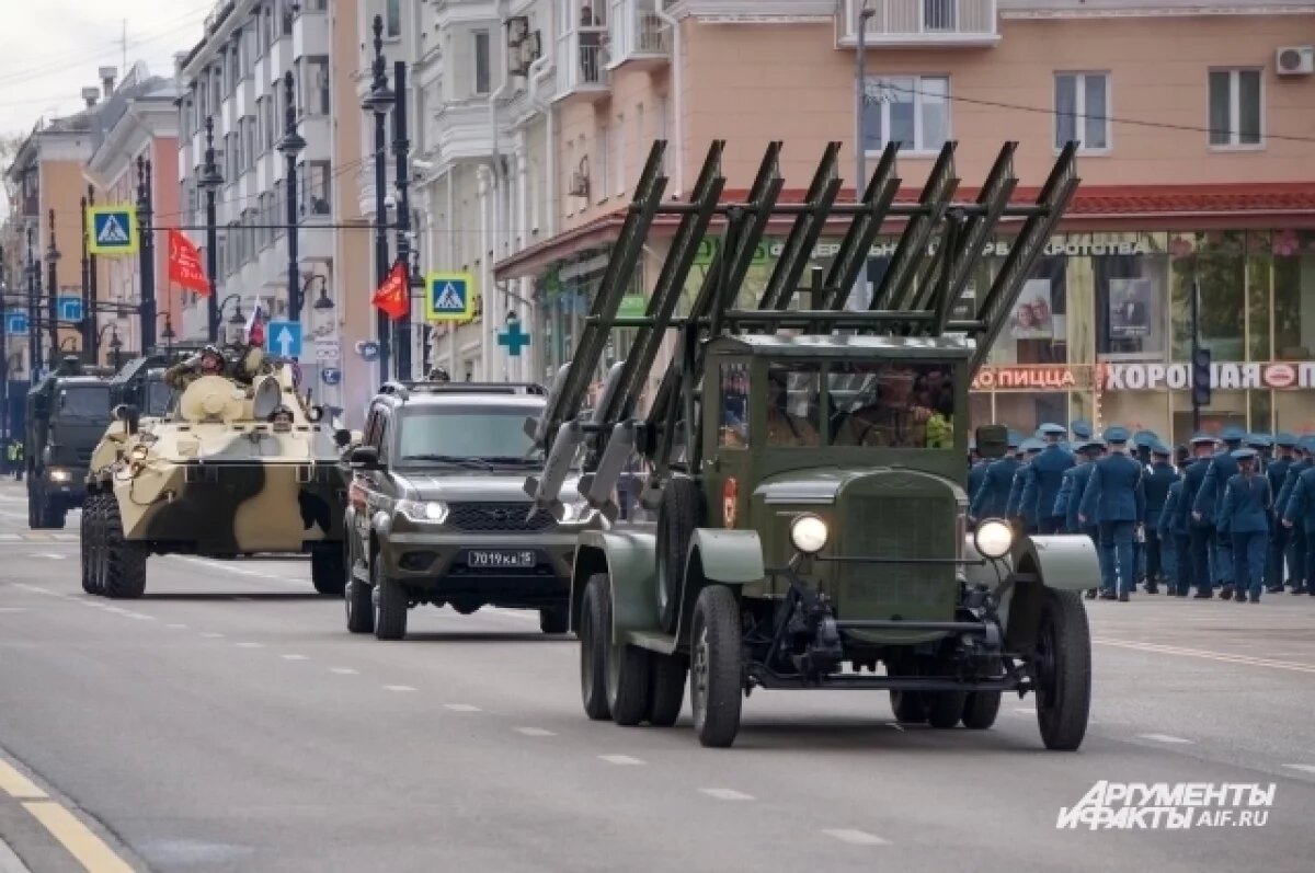 Маршировавшая на параде в Перми с босой ногой рассказала о нашедшем туфлю |  АиФ–Пермь | Дзен