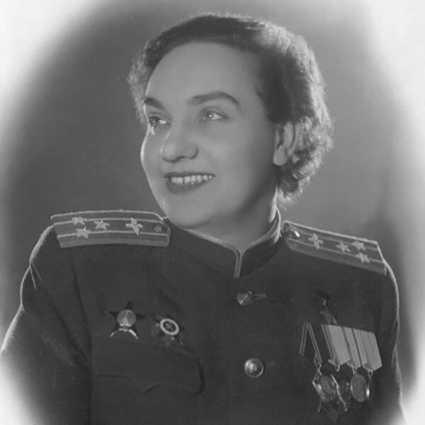    Валентина Гризодубова