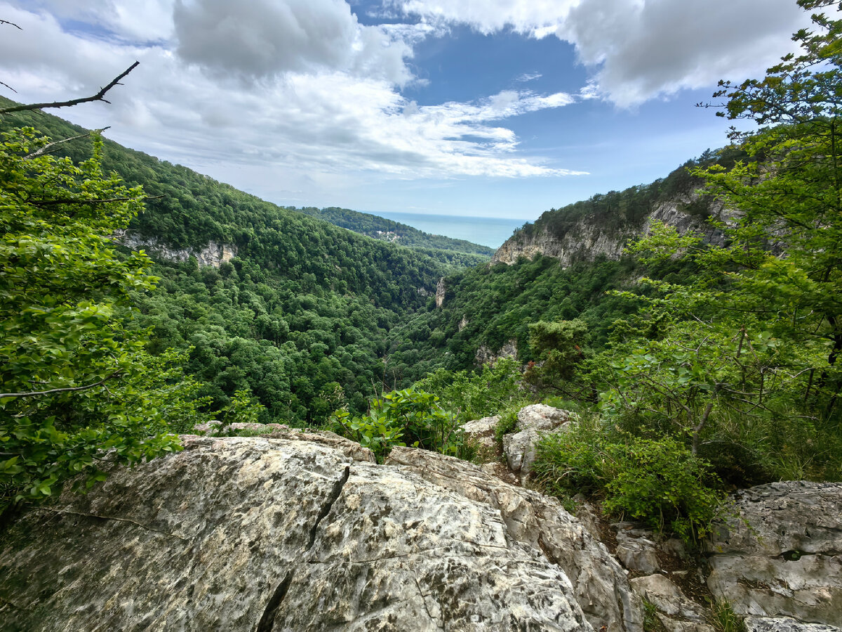 Долина (ущелье) реки Агура