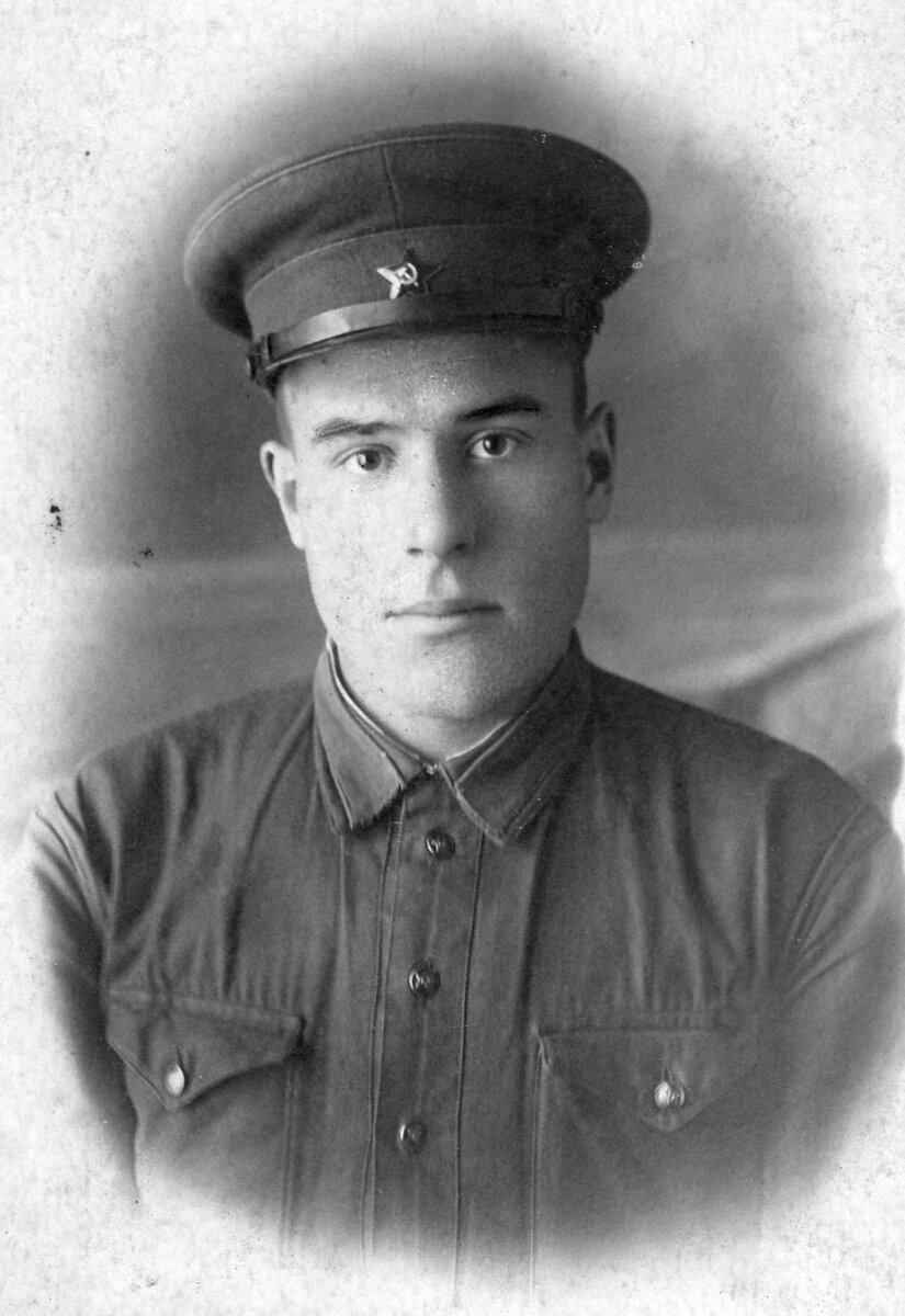 Пограничник Валентин Петрович Вычужанин. Фото предоставлено Валентином Владимировичем Вычужаниным