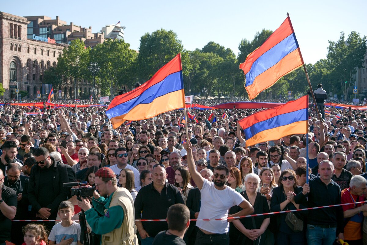 Лидер протестов в Армении анонсировал скорое начало "интенсивной борьбы"