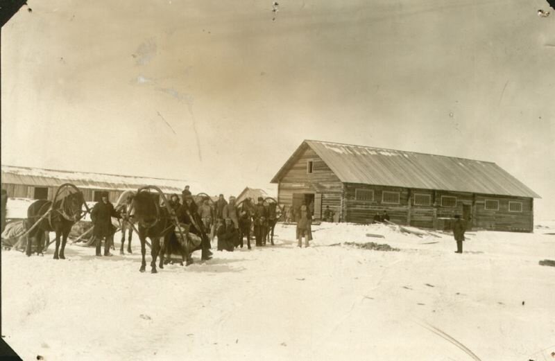 Внешний вид гаража и машинного склада Череповецкой МТС (1931)