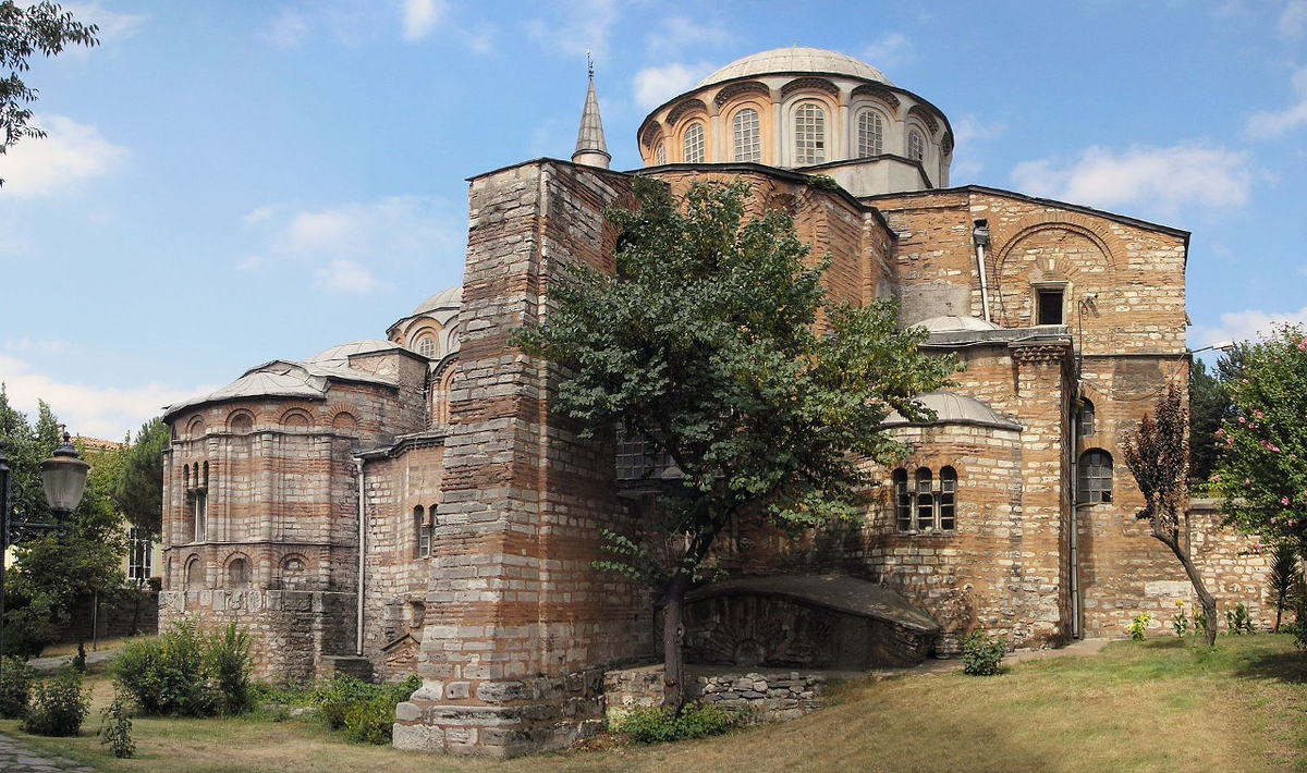 По сведениям, опубликованным многими СМИ, бывший музей и христианский монастырь Хора (сейчас - мечеть Карие), известный своими уникальными византийскими фресками и мозаиками, открылся для посетителей