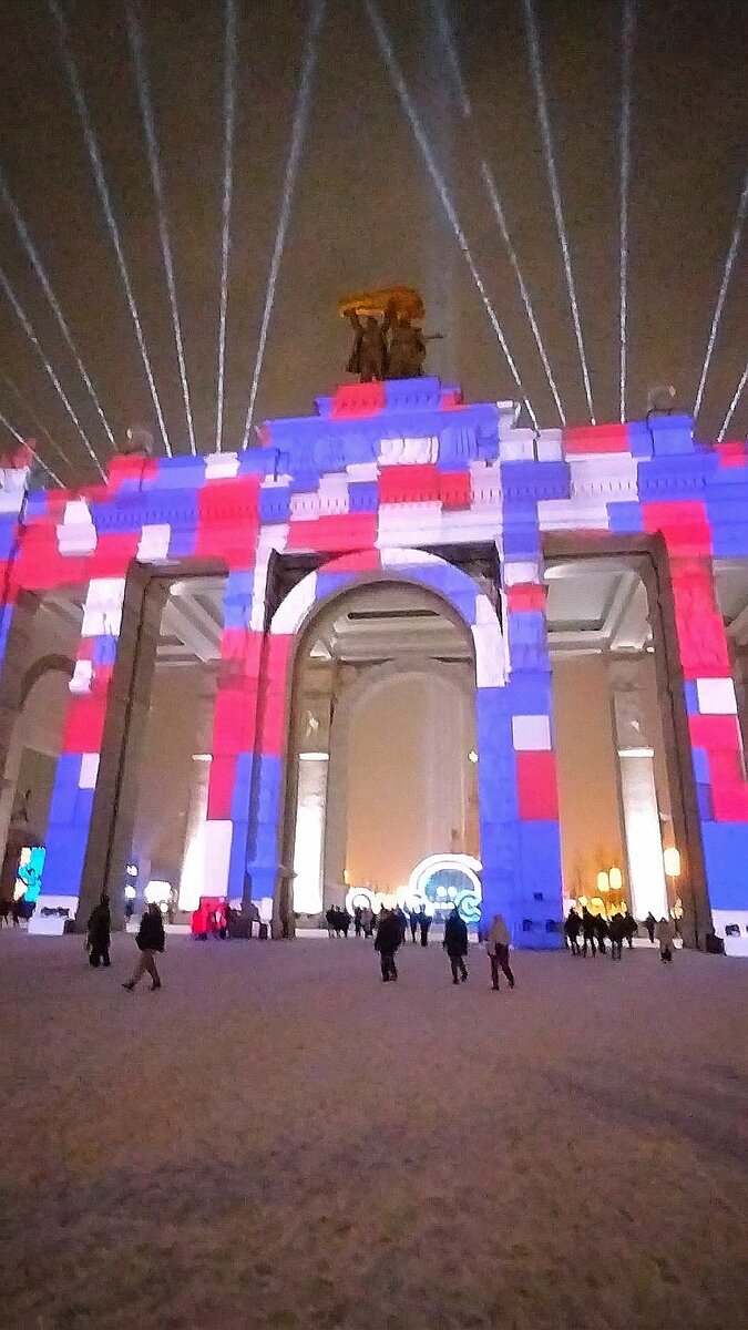 Главный вход на ВДНХ. фото: автора тревел гид Яна