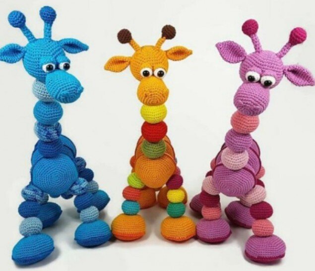    На "шарнирах   
«Источник: Hippe Haaksels and Hana Prokopy