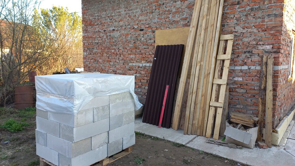 Материалы для строительства сарая и газобетон для гаража