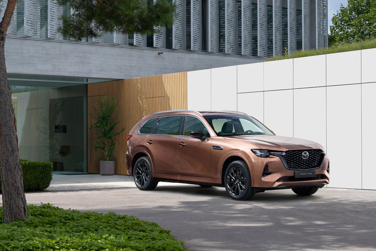 Новый CX-80 стал самым большим автомобилем в европейской линейке Mazda. Больше только CX-90, продающийся в Штатах