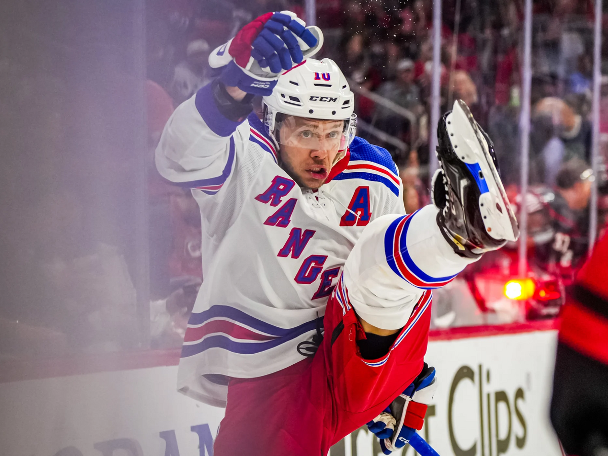    Хоккеист "Нью-Йорк Рейнджерс" Артемий Панарин© Фото : nhl.com/rangers