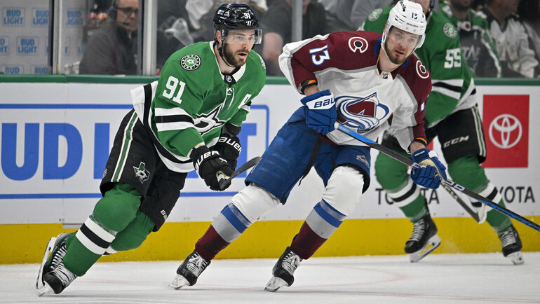    Валерий Ничушкин (справа). USA Today Sports