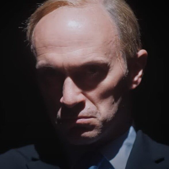     Создатель «Короны» снимет фильм про Путина и Березовского