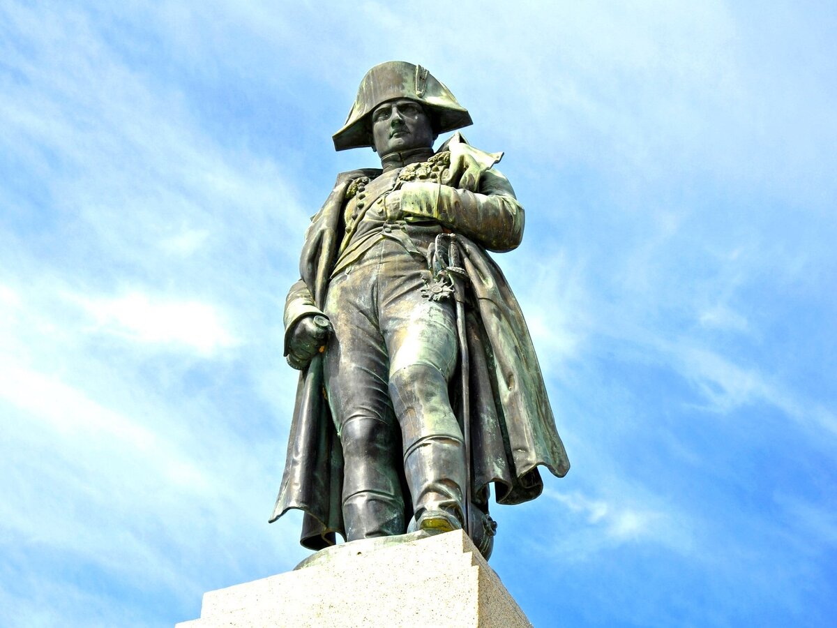 Памятник Наполеону