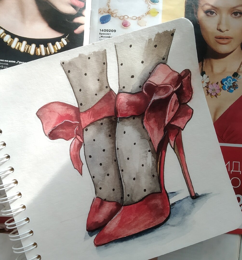 Супер-женственные красные лодочки на шпильке с пышным бантом, завязывающимся на щиколотке - даже не знаю, куда бы я могла такие надеть...