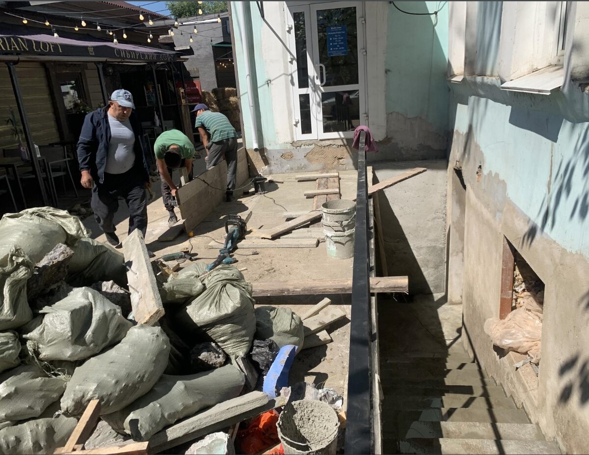 Вандализм над Памятником Военкоматом  .Нелицензированные работы без законного согласования Июль 2022 