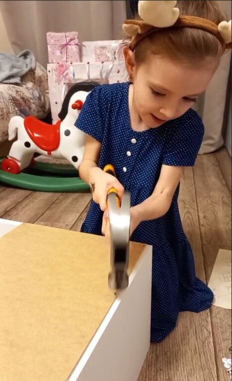 её первый шкаф