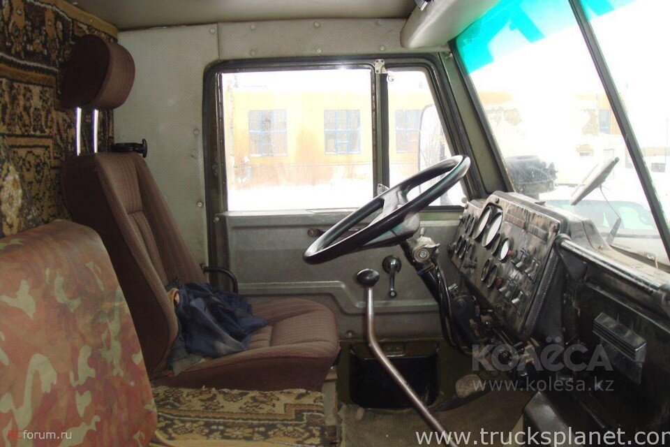 Кабина Урал-4322. Источник фото: drive2.ru