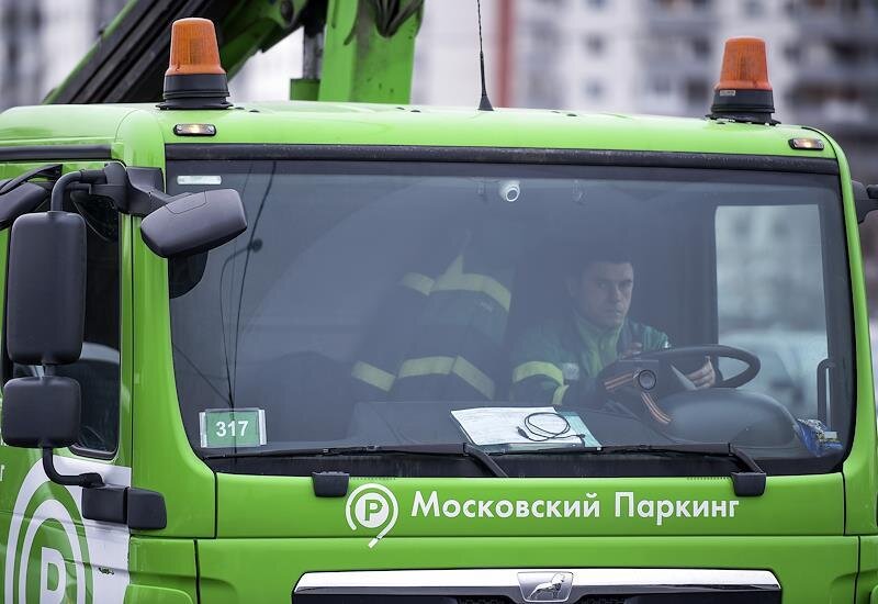 Самой распространенной маркой автомобилей, которые «Московский паркинг» эвакуировал из-за отсутствия государственных регистрационных знаков в столице с начала года, оказалась BMW.