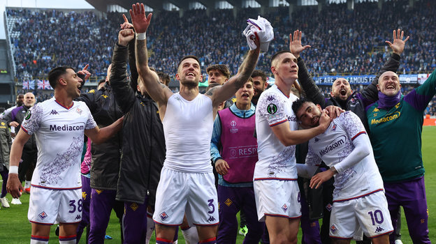    Футболисты «Фиорентины» в матче против «Брюгге». Reuters