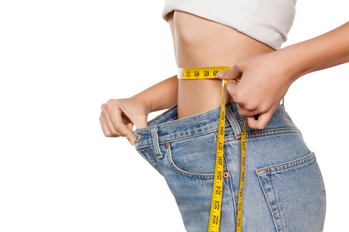 Для того чтобы похудеть в области живота, важно соблюдать комплексный подход, который включает в себя правильное питание, физические упражнения и здоровый образ жизни