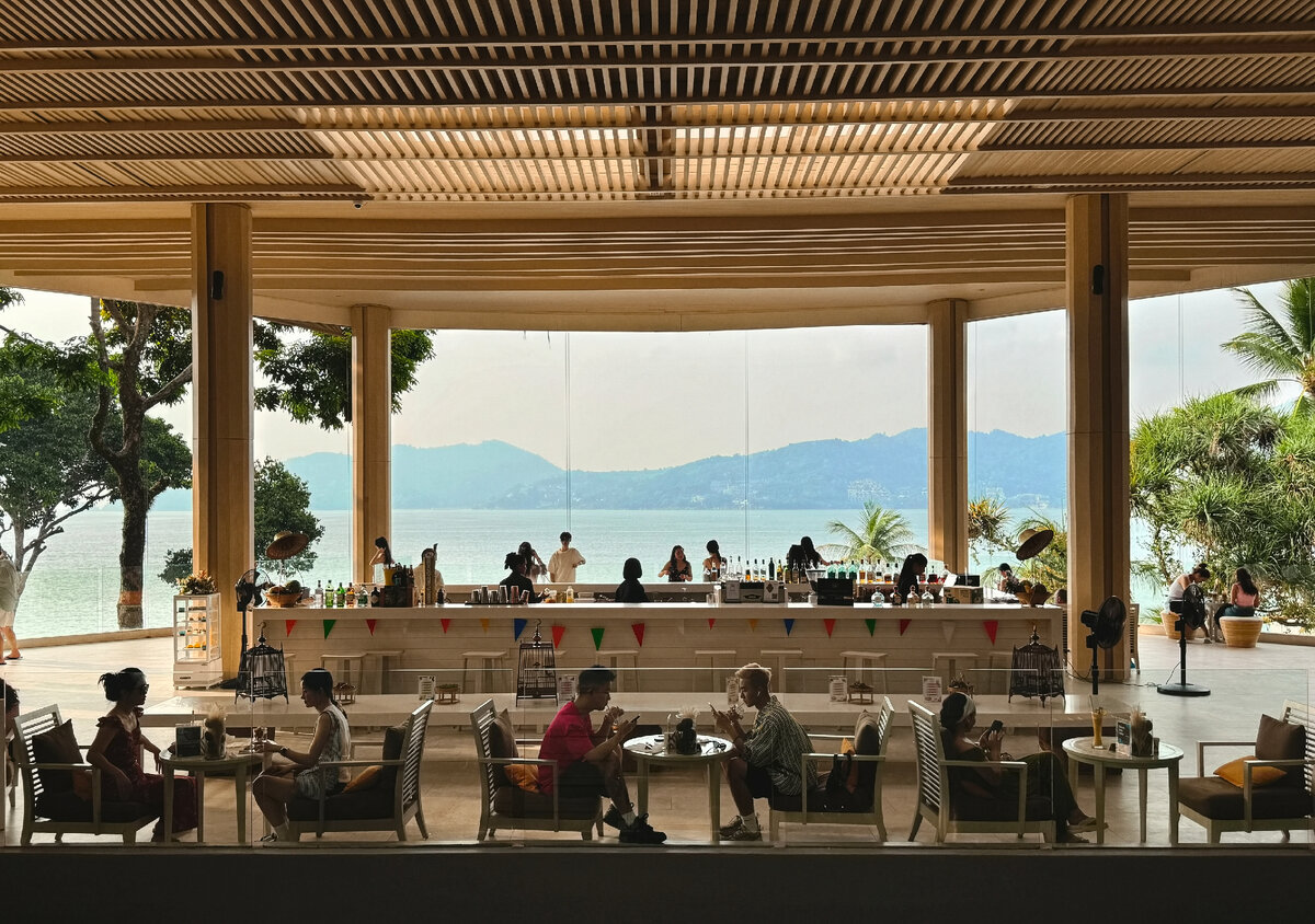 Samutr Bar Amari Phuket Resort