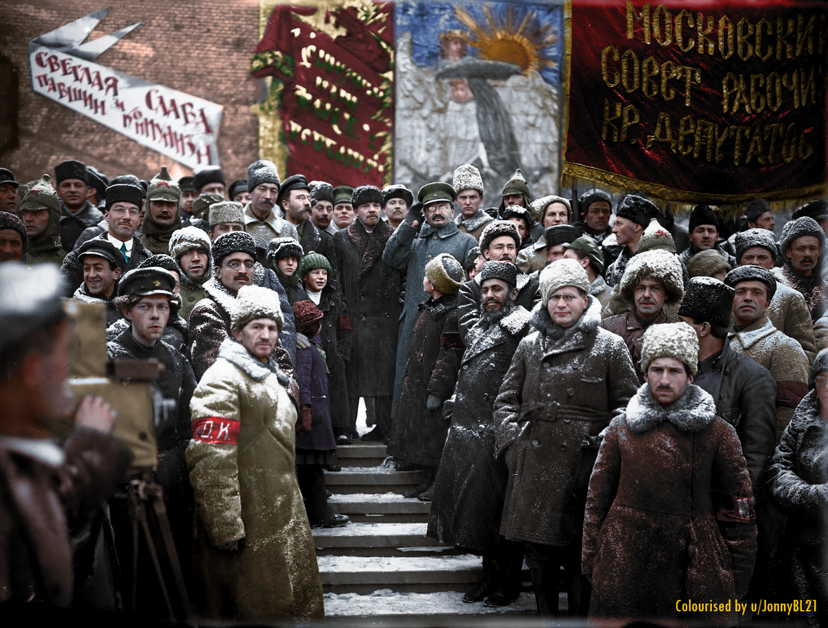 Ленин, Троцкий, Каменев, Зиновьев на одном из митингов