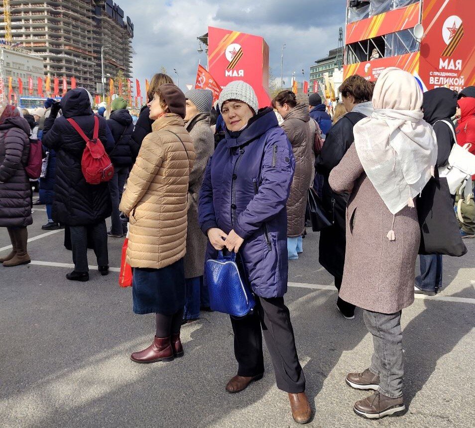 Как мы с Галей ходили петь к Белорусскому вокзалу 9 мая и что еще  посмотрели в этот день в Москве | ИСКРА | Дзен