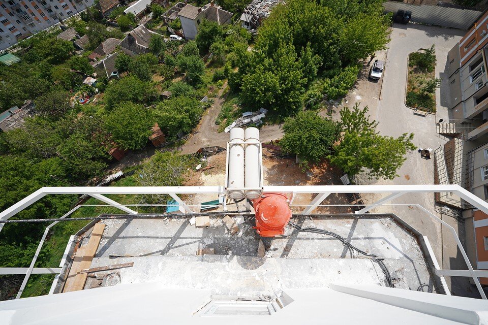    На склоне Приморского района 41-метровый маяк Александр ИВАНОВ