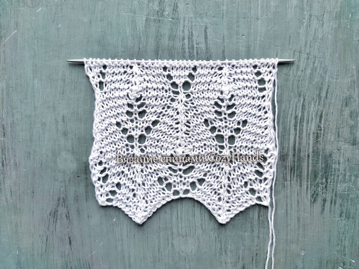 Красивый узор с крупными листьями на платочной вязке