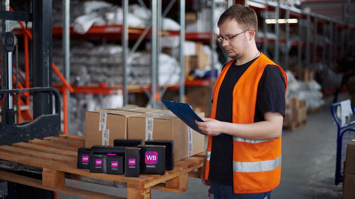 Как вы можете понять, это мой коллажик. И конечно, буквы WB не вписаны в среду. И так не делают :) Но пока от этого блога нет никакого выхлопа, поэтому я не особо стараюсь.