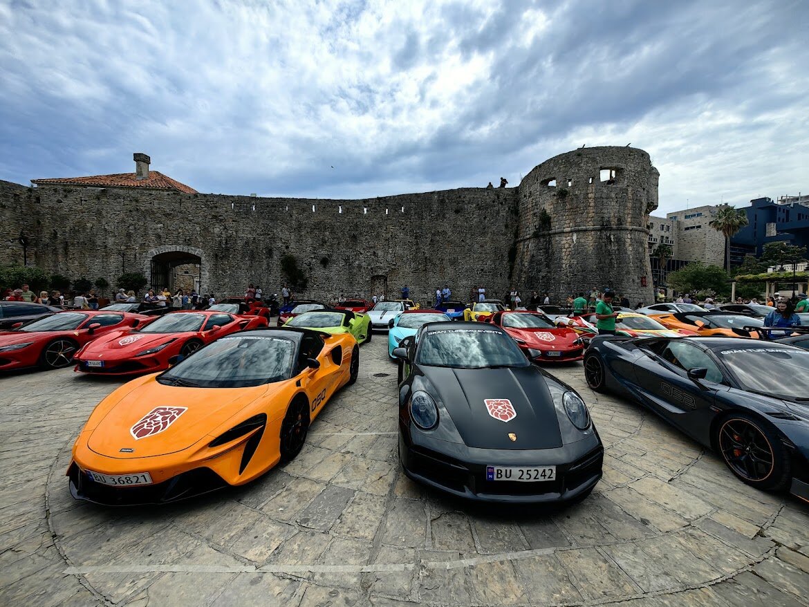 Парад в полном составе