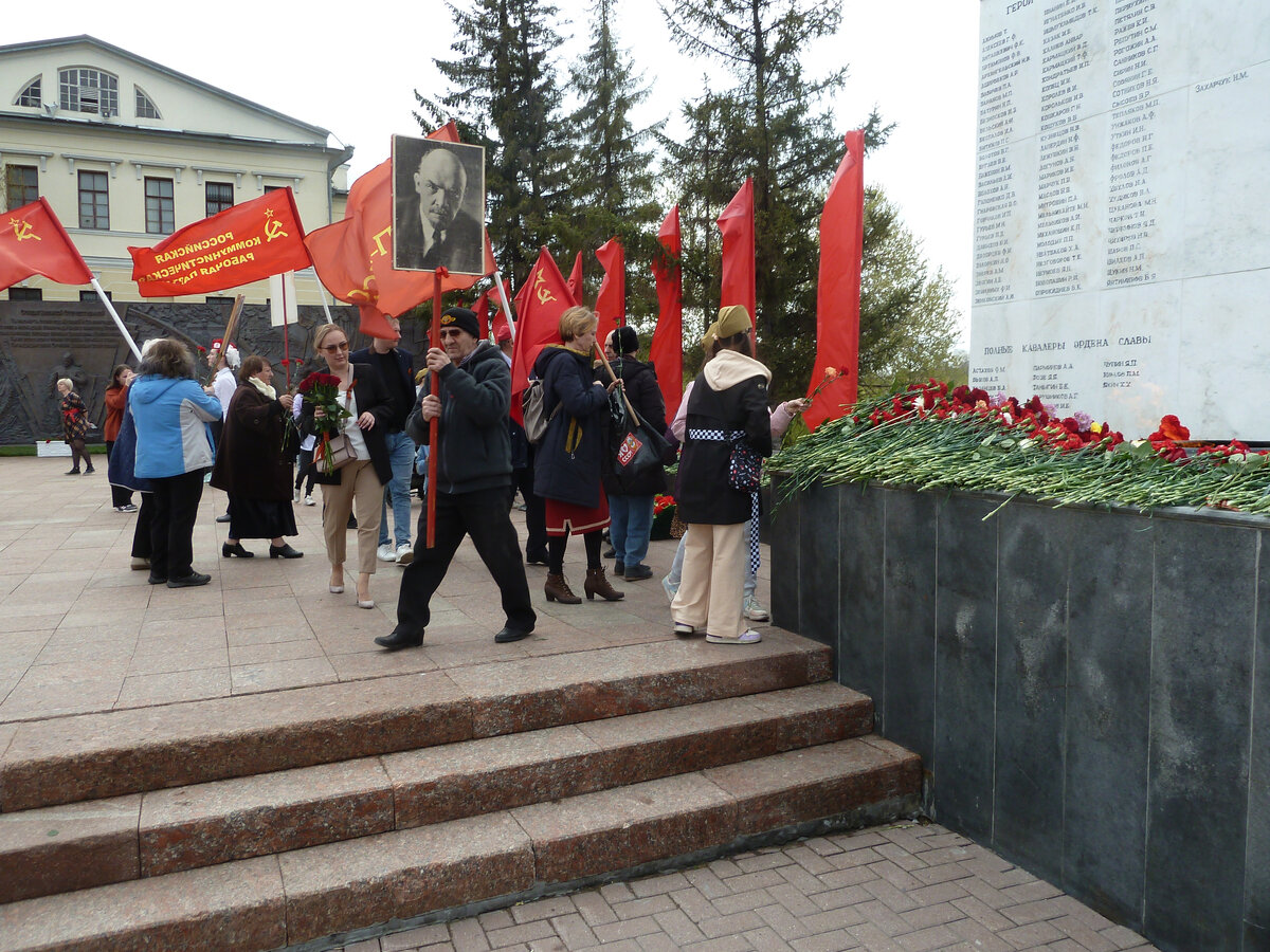 Каждый год, 9 Мая во всём мире вспоминают как день Победы. В нашей стране говорят про этот день, как про День Победы Советского народа над фашизмом.-6