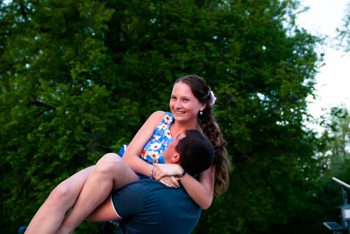 10 лет назад Женя еще очень бодро мог нести меня на руках)