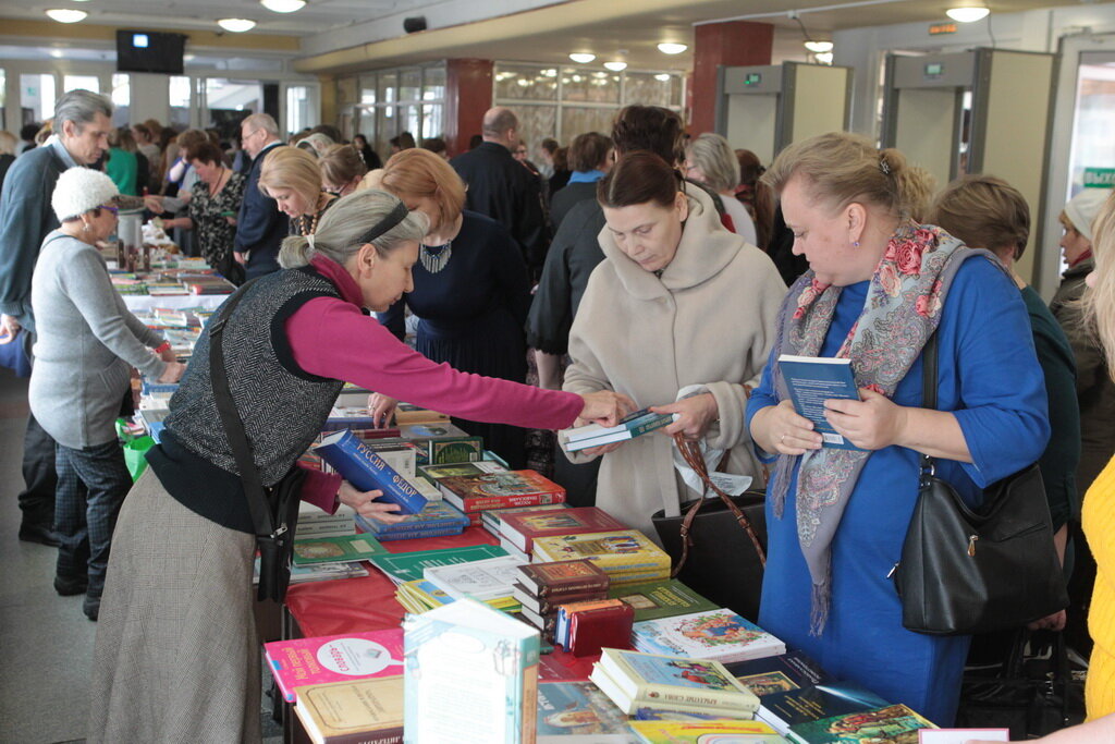 В фоей КДЦ "Сатурн"