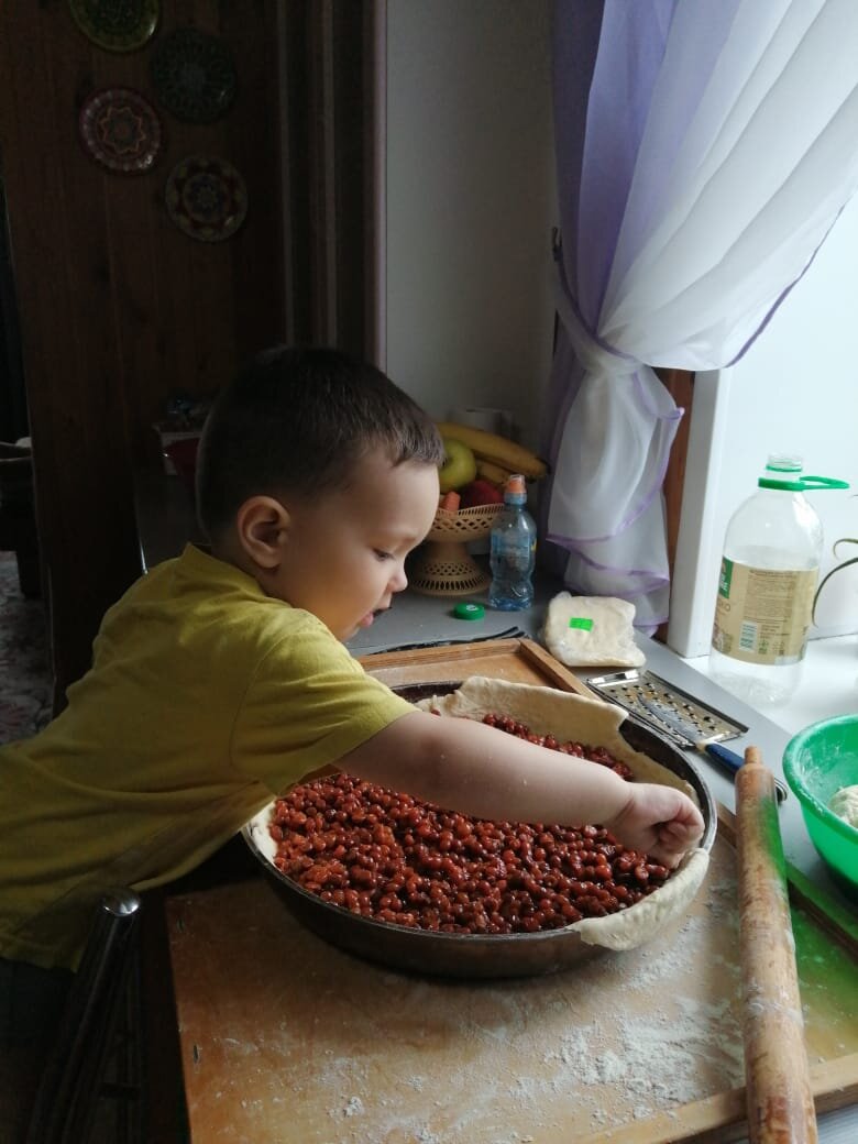 Балан бэлеше - пирог с калиной в исполнении сына 