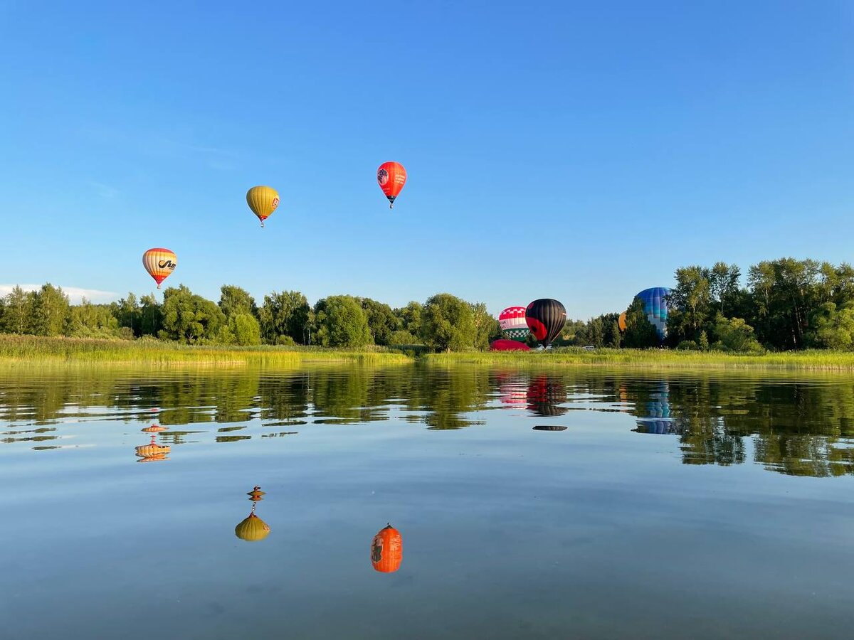 Увидеть вживую аэростаты - для ребенка очень здорово. До 17 лет стоит очень много показать, чтобы знал. А потом он сам решает, как познать мир: с помощью интернета и книг или путешествий.