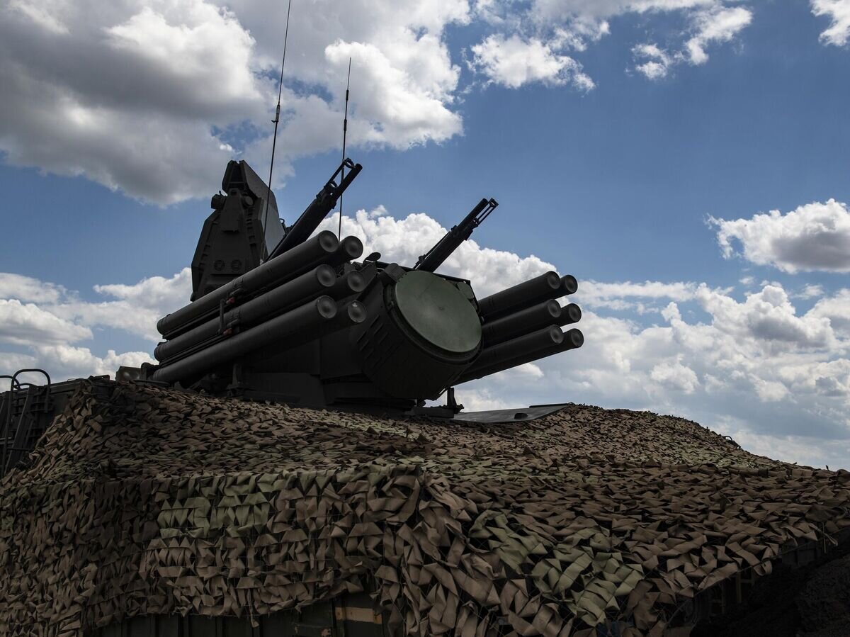    Зенитный ракетно-пушечный комплекс (ЗРПК) "Панцирь-С1" на полевом аэродроме в зоне проведения специальной военной операции© РИА Новости / Валентин Капустин