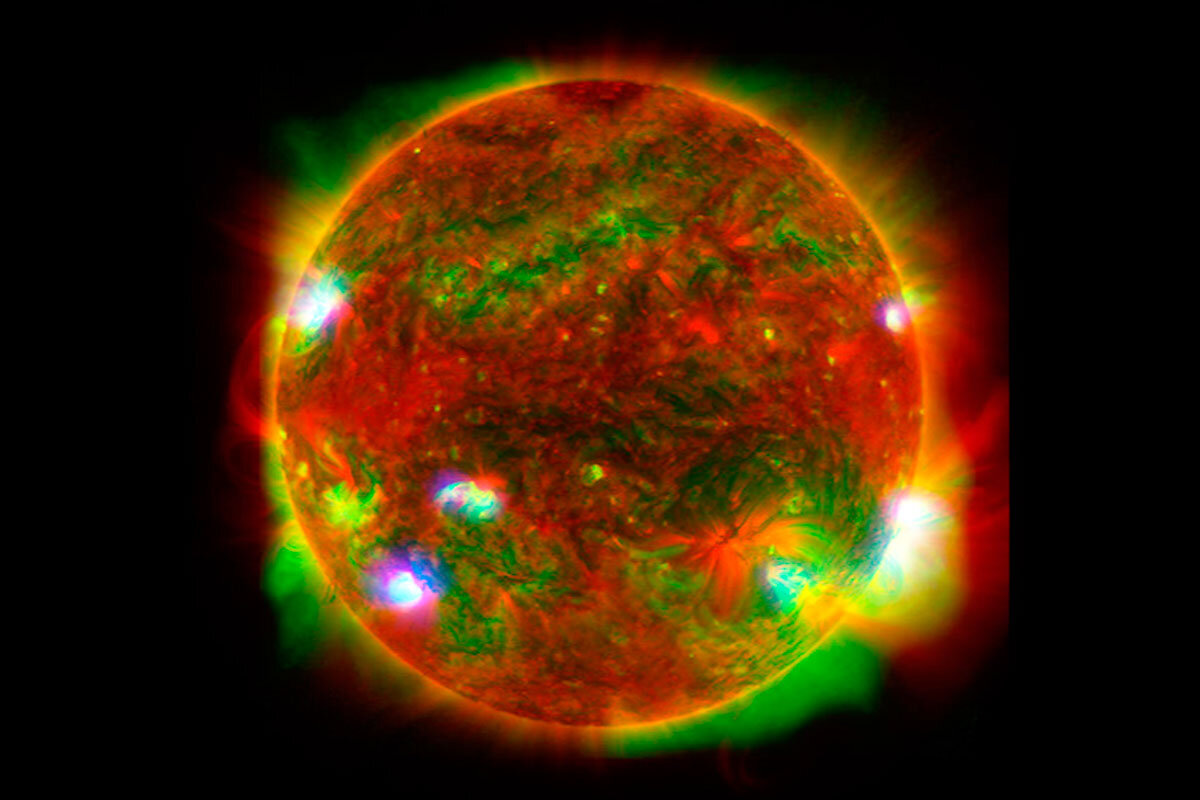 Представьте себе коллапсирующую звезду (источник: NASA’s NuSTAR)